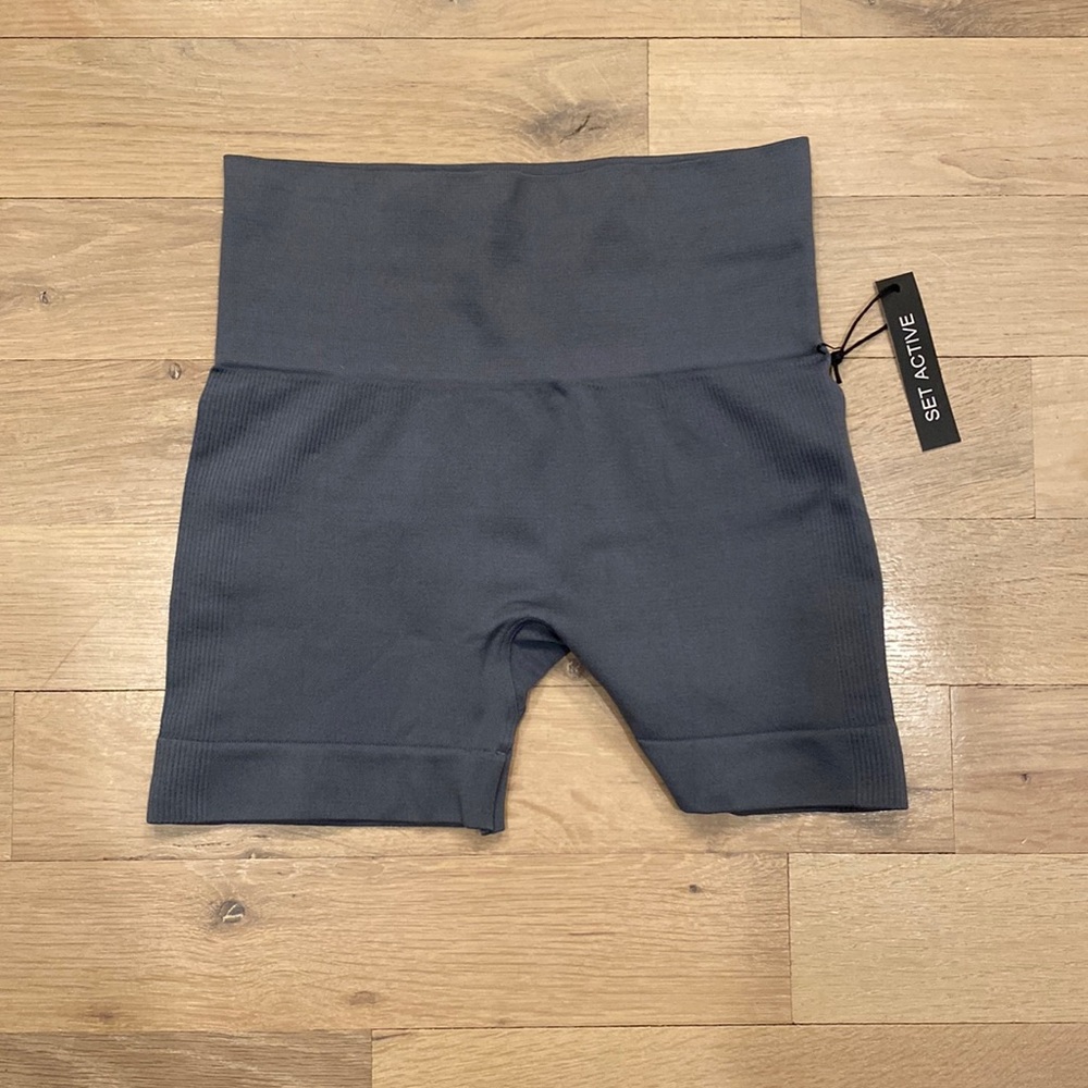 NWT — SET Active SCULPTFLEX Pebble Bike Shorts